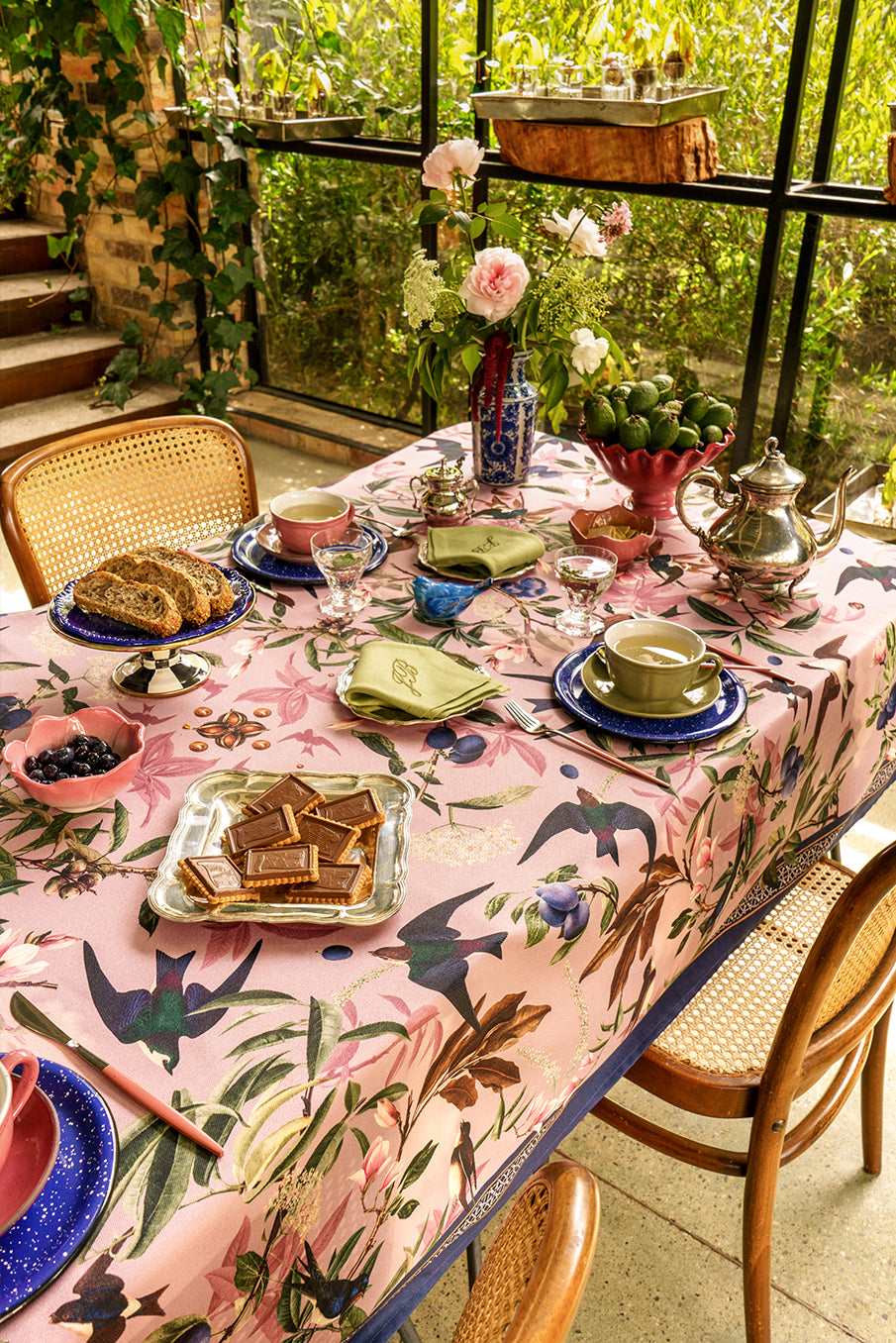 TABLE TOP